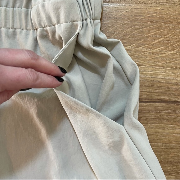 NWT Theory Larianna Romper in Stone Chino - Picture 4 of 6